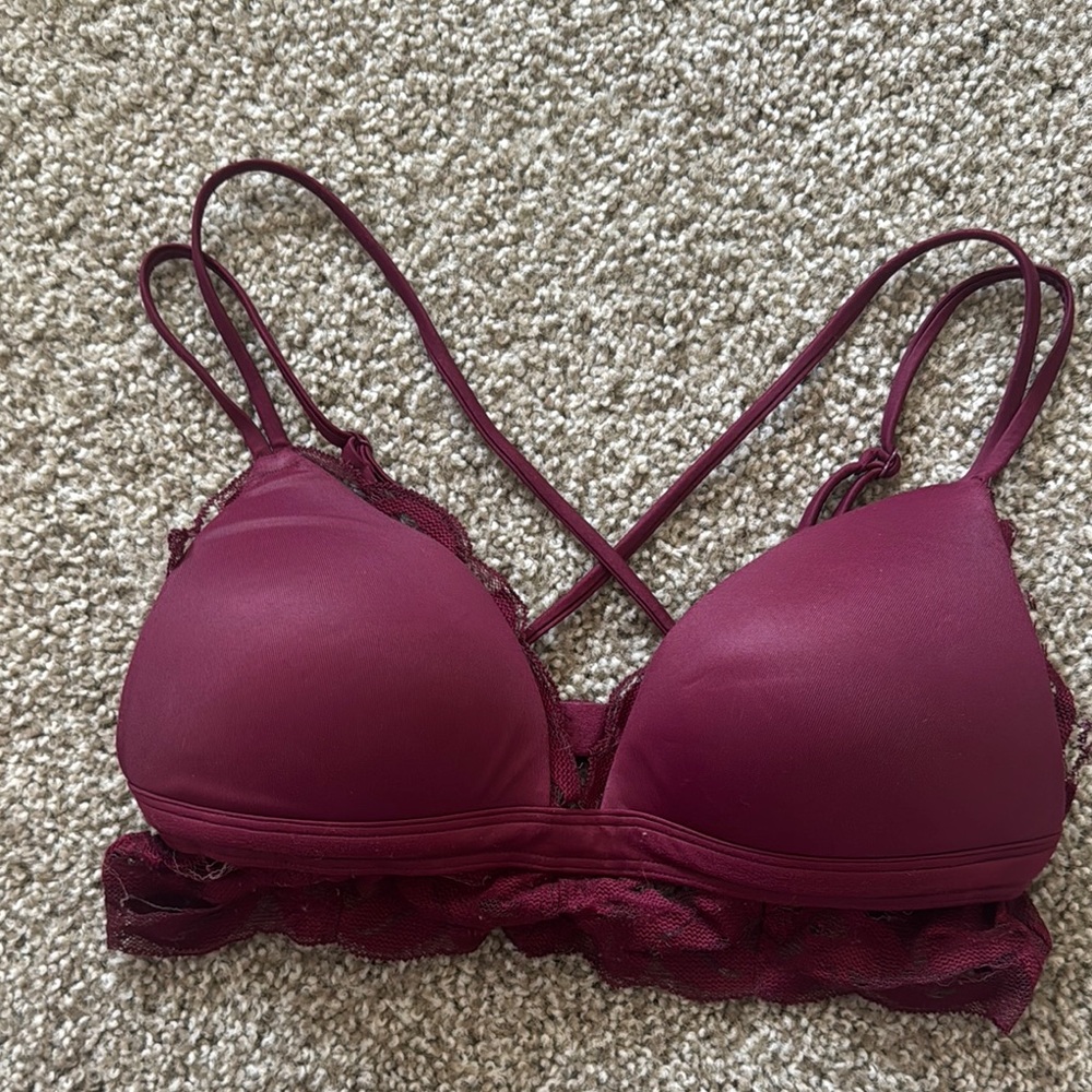 Women's Lace Trim Bralette - Burgundy